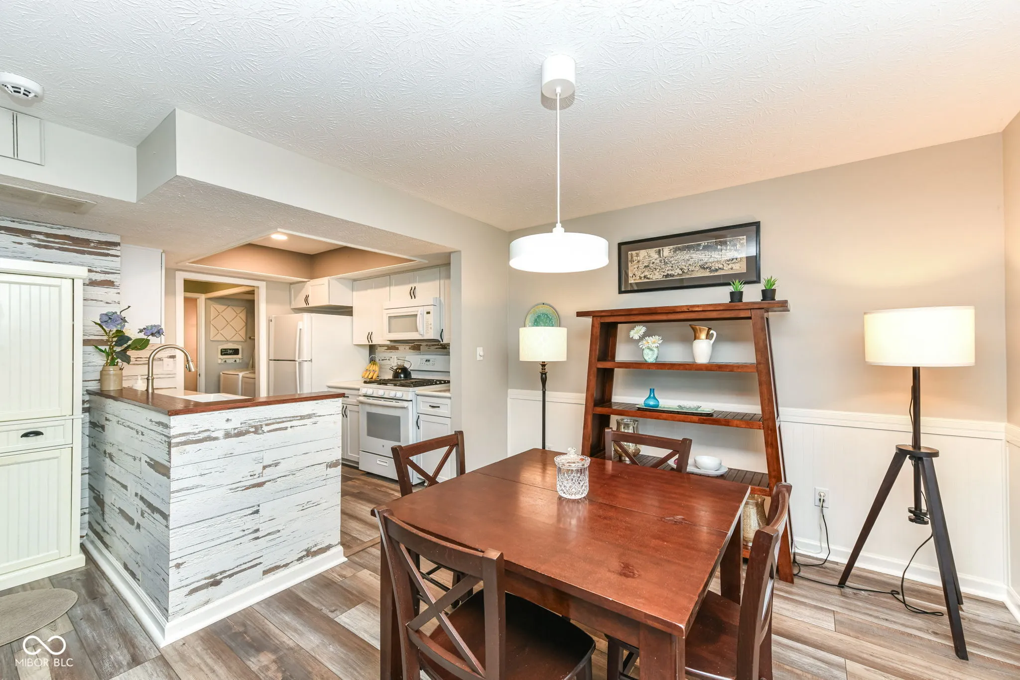 Fishers, Indiana 46038, United States, 2 Bedrooms Bedrooms, ,3 BathroomsBathrooms,Residential,Active,229807