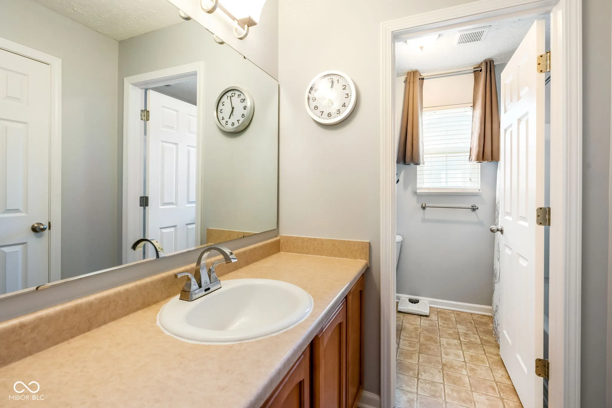 Carmel, Indiana 46074, United States, 6 Bedrooms Bedrooms, ,4 BathroomsBathrooms,Residential,Pending,183593