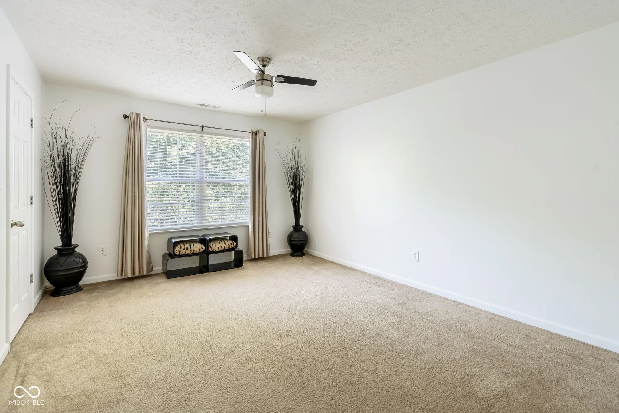 Carmel, Indiana 46074, United States, 6 Bedrooms Bedrooms, ,4 BathroomsBathrooms,Residential,Pending,183593