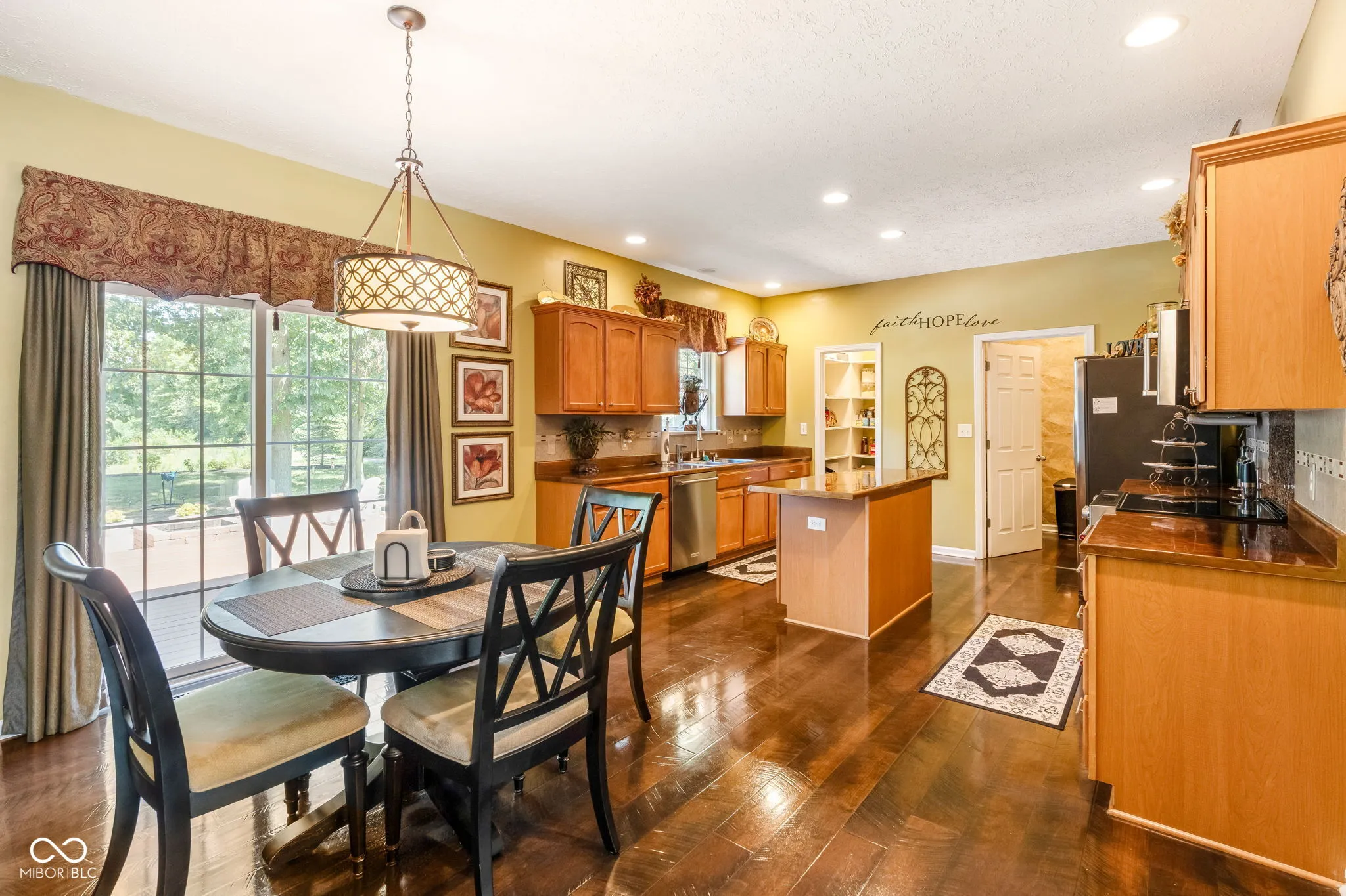 Carmel, Indiana 46074, United States, 6 Bedrooms Bedrooms, ,4 BathroomsBathrooms,Residential,Pending,183593