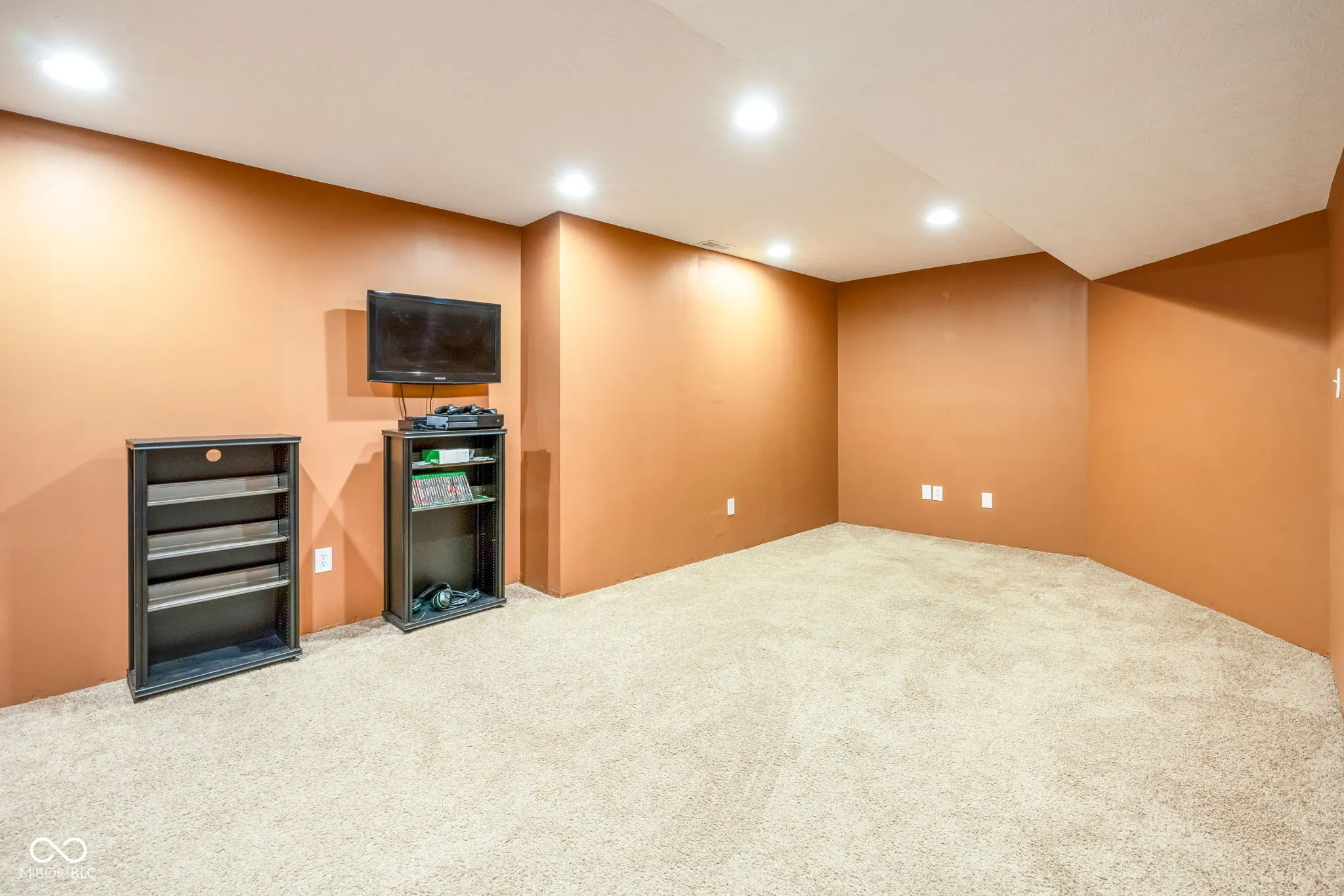 Carmel, Indiana 46074, United States, 6 Bedrooms Bedrooms, ,4 BathroomsBathrooms,Residential,Pending,183593