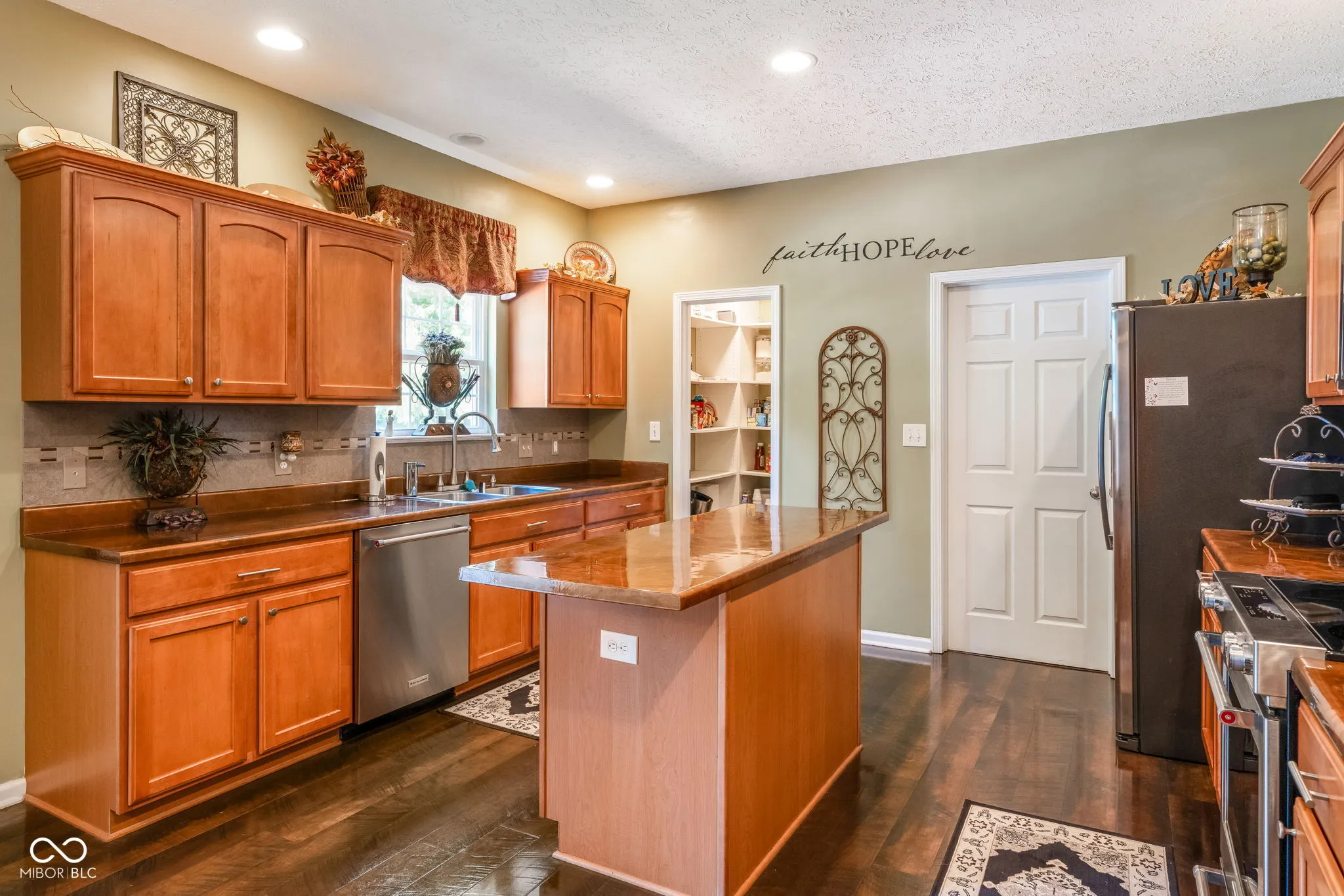 Carmel, Indiana 46074, United States, 6 Bedrooms Bedrooms, ,4 BathroomsBathrooms,Residential,Pending,183593