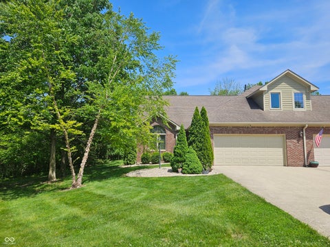 Photo of 1755 Walnut Trace, Greenfield, IN 46140 (MLS # 22122634)