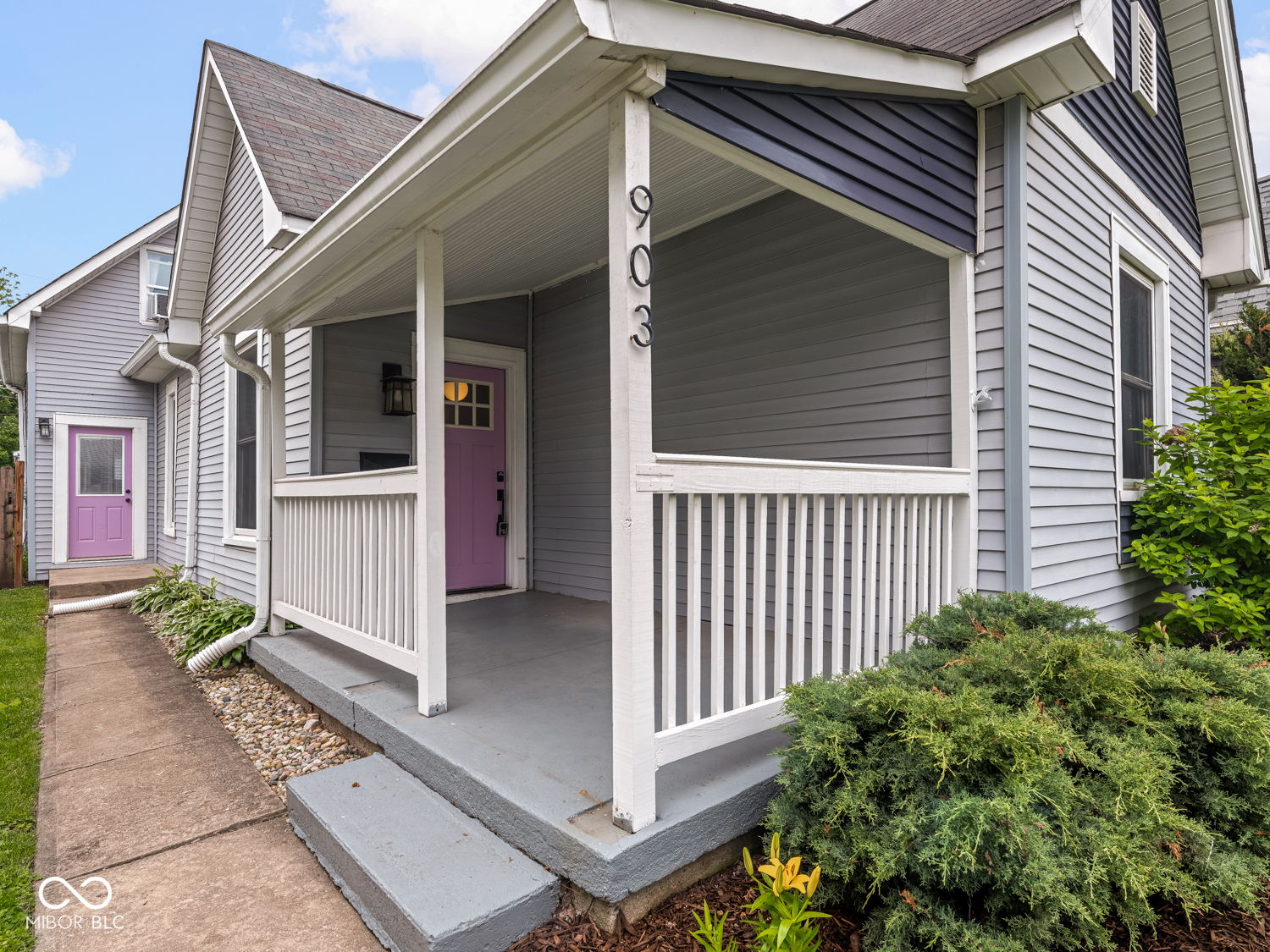 903 Dawson Street