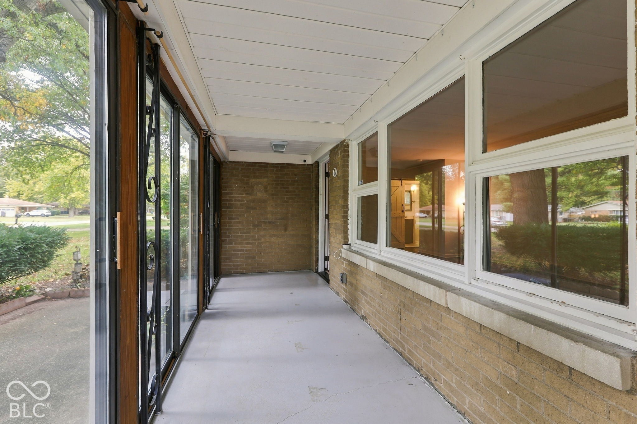 6035 Woodside Drive