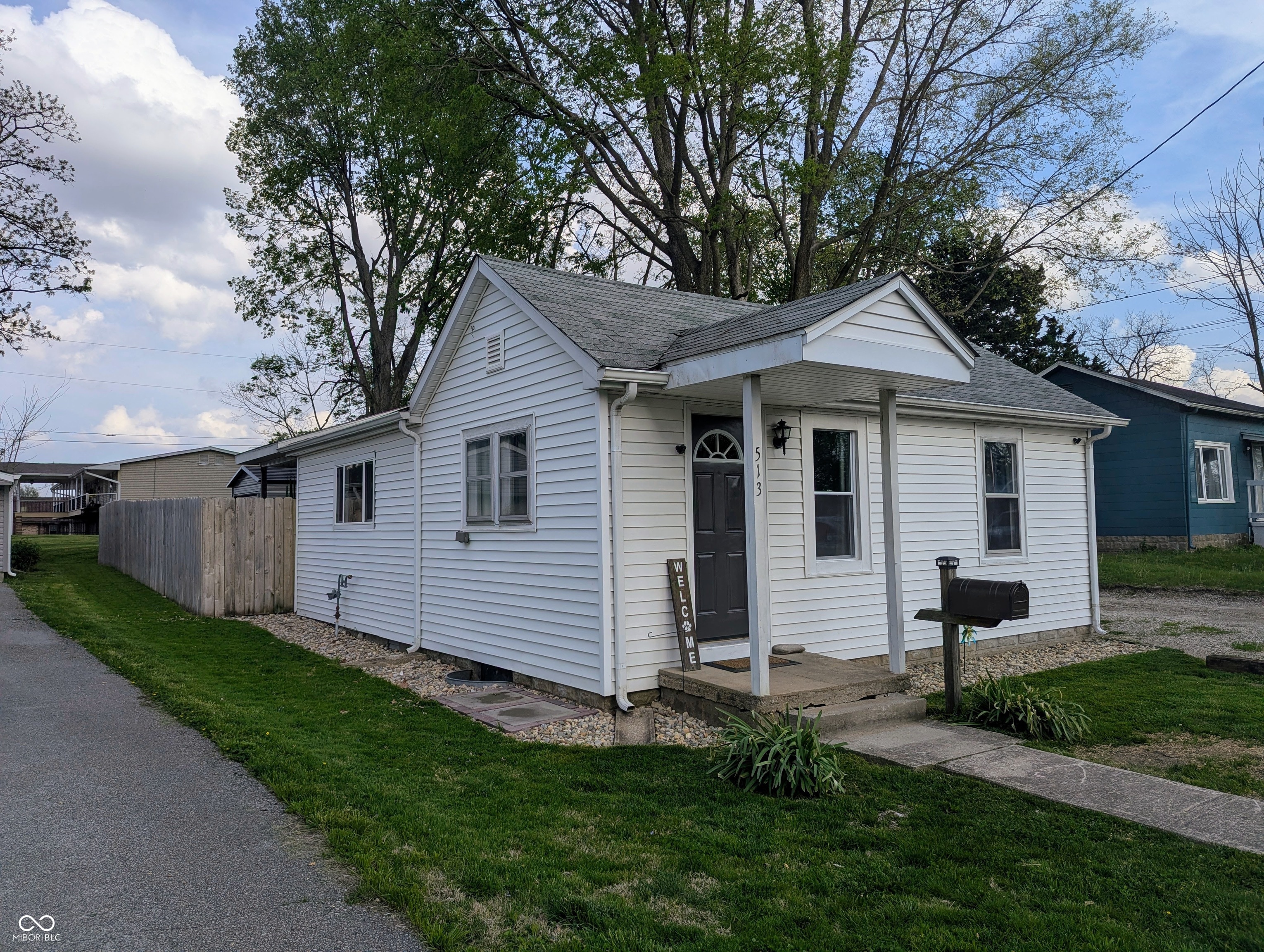 513 S Illinois Street
