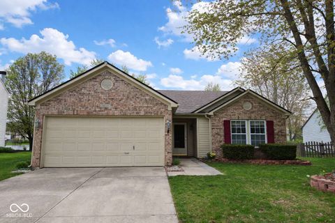 Photo of 10126 Weeping Cherry Drive, Fishers, IN 46038 (MLS # 22089322)