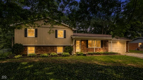 Photo of 10560 Greentree Drive, Carmel, IN 46032 (MLS # 22106765)