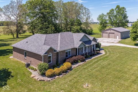 Photo of 6425 N 900 W, Elwood, IN 46036 (MLS # 22104993)