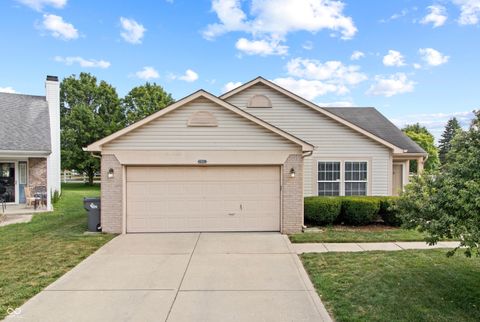 Photo of 10941 Snowdrop Way, Indianapolis, IN 46235 (MLS # 22114677)