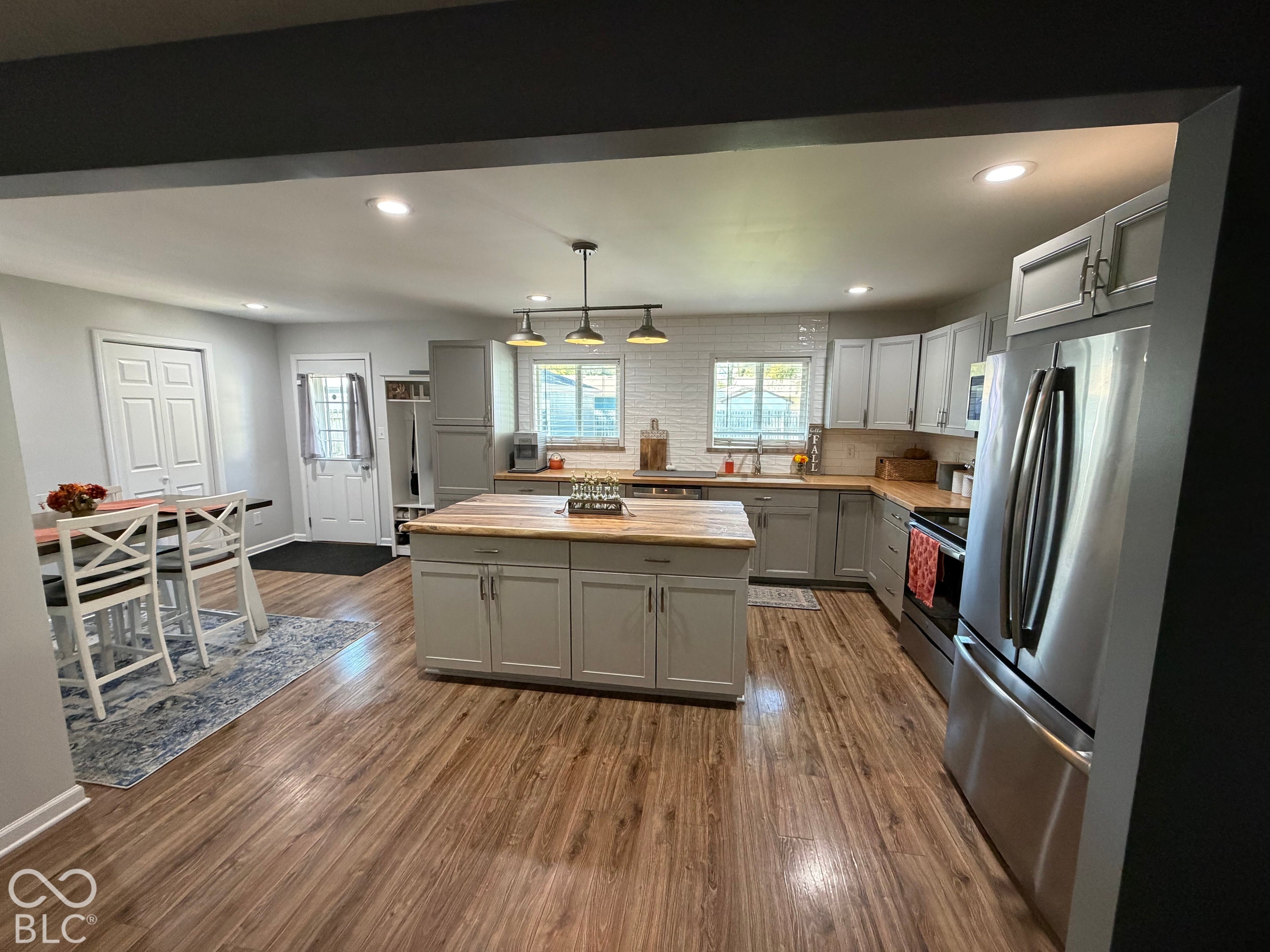 510 S Saratoga Drive