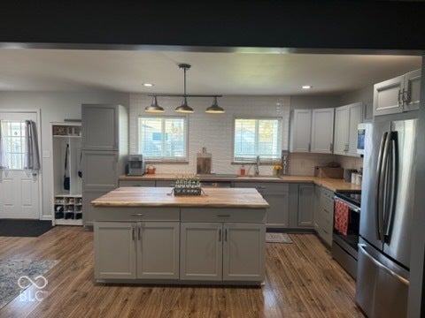 510 S Saratoga Drive