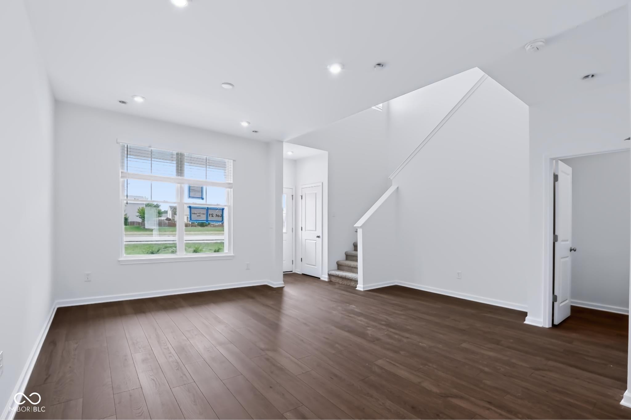 3891 Sandpiper Way