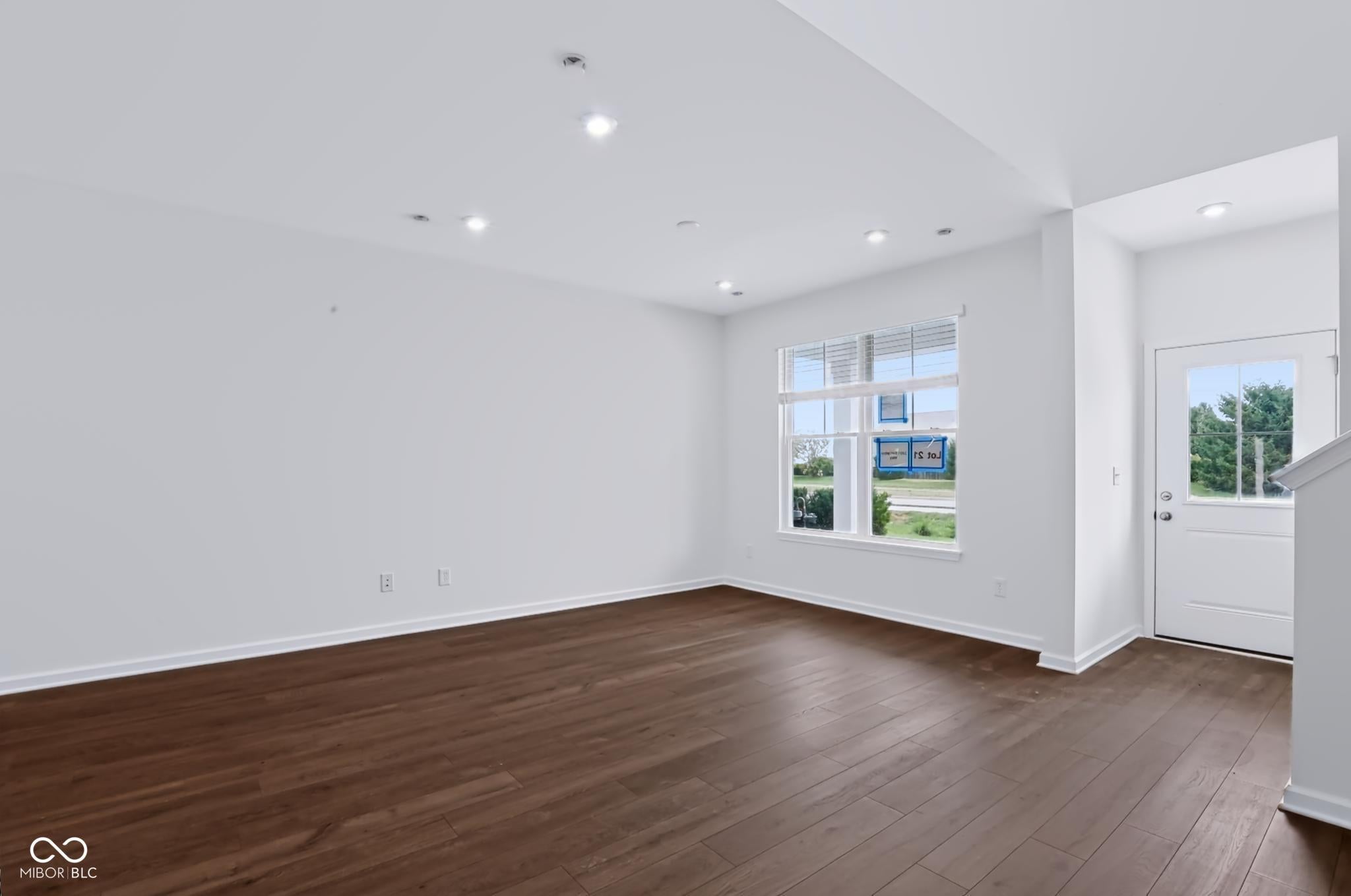 3891 Sandpiper Way