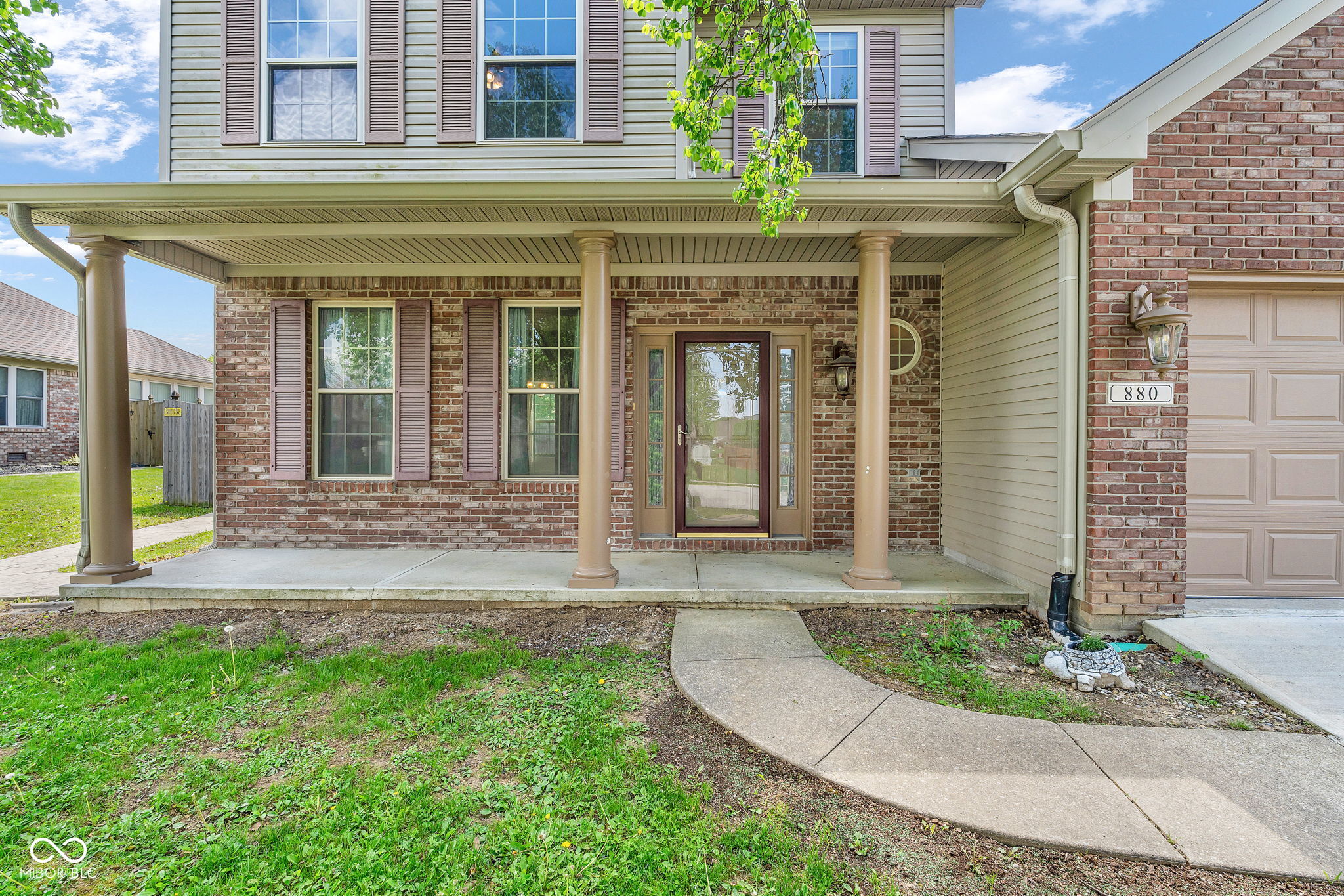 880 Deer Field Drive