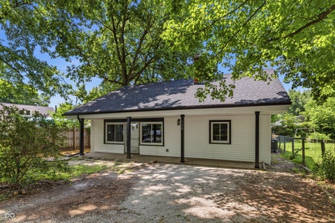 Photo of 150 Tippecanoe Drive, Noblesville, IN 46062 (MLS # 22117654)