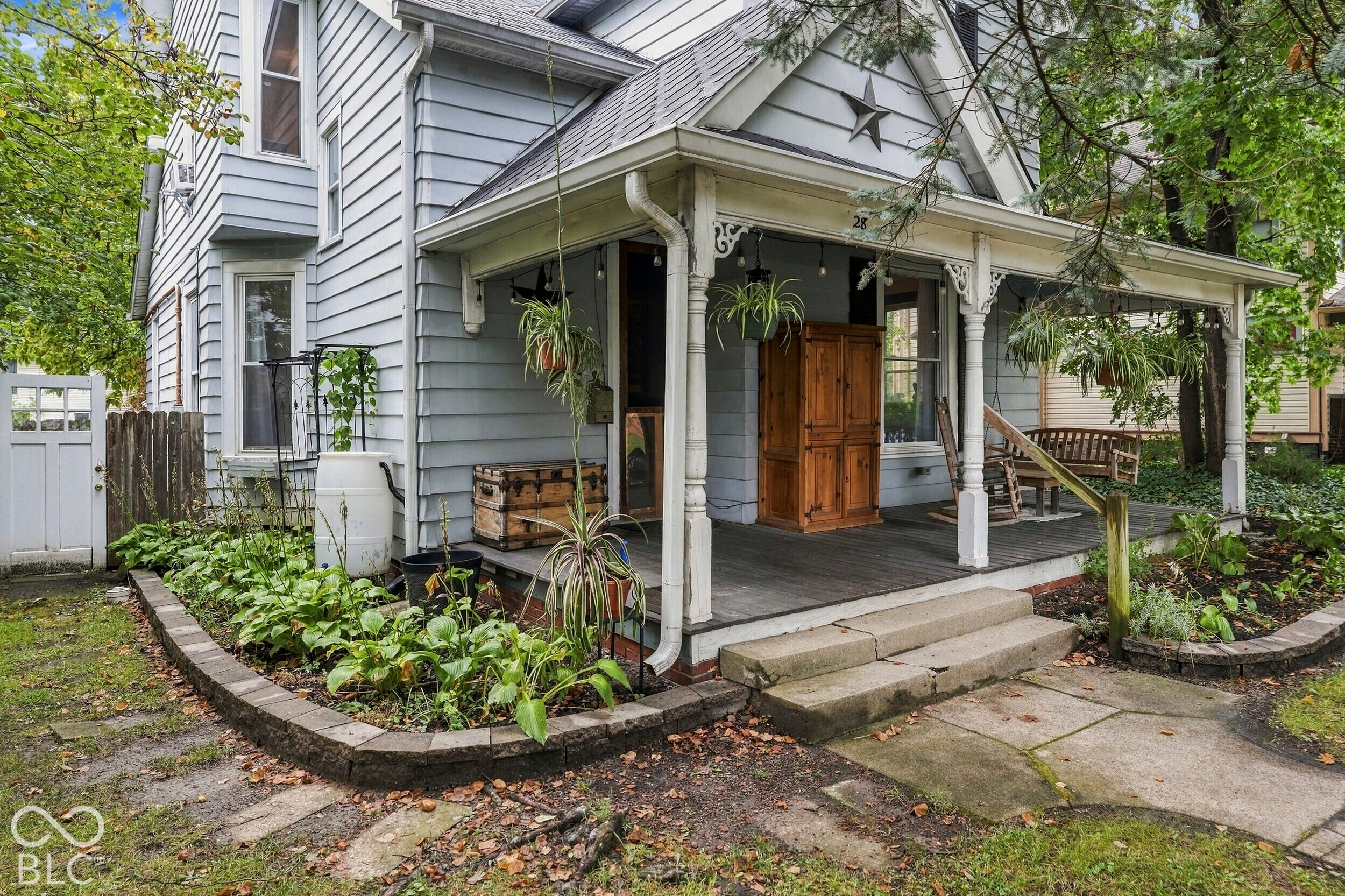 28 N Whittier Place