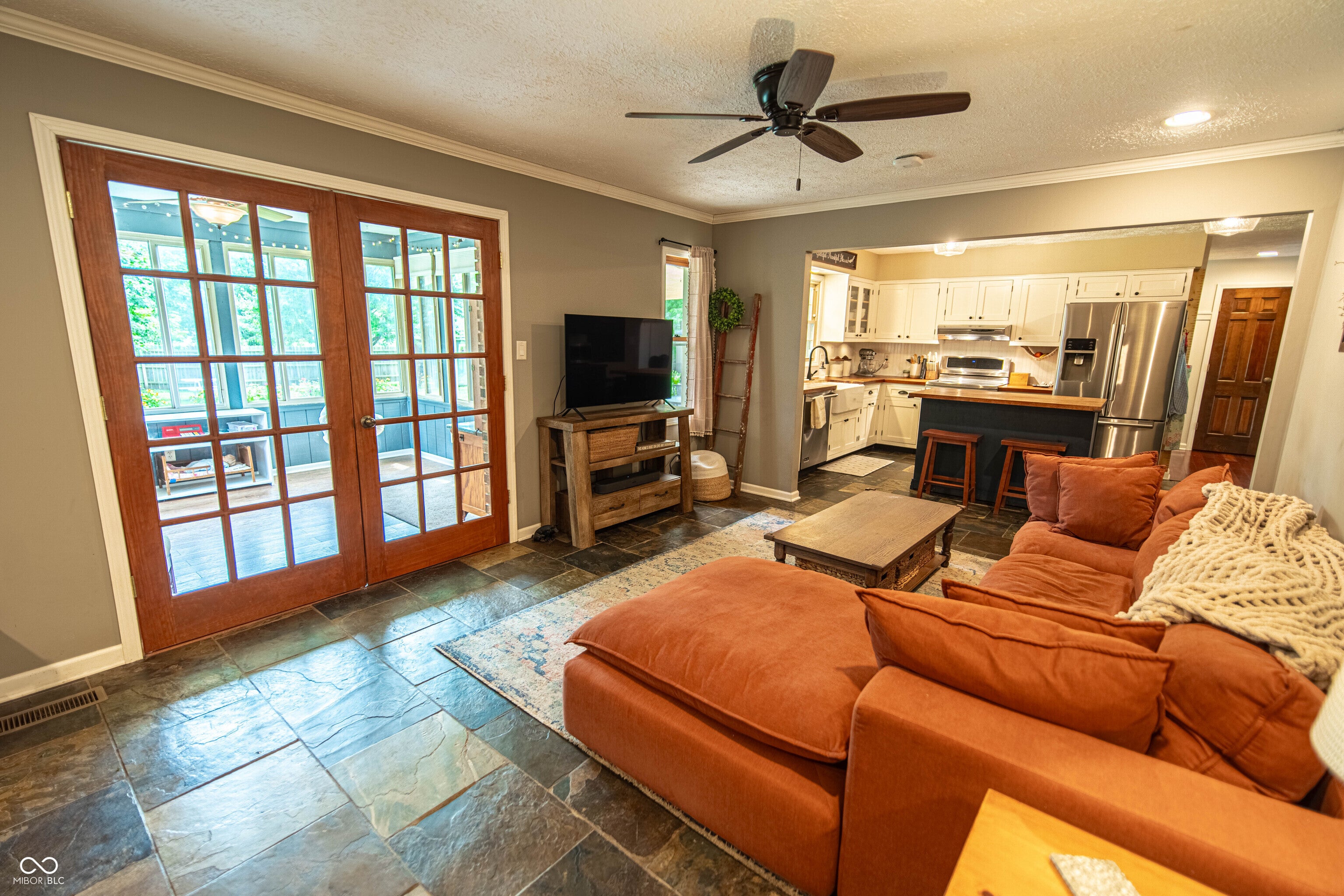 4233 W Fairview Road