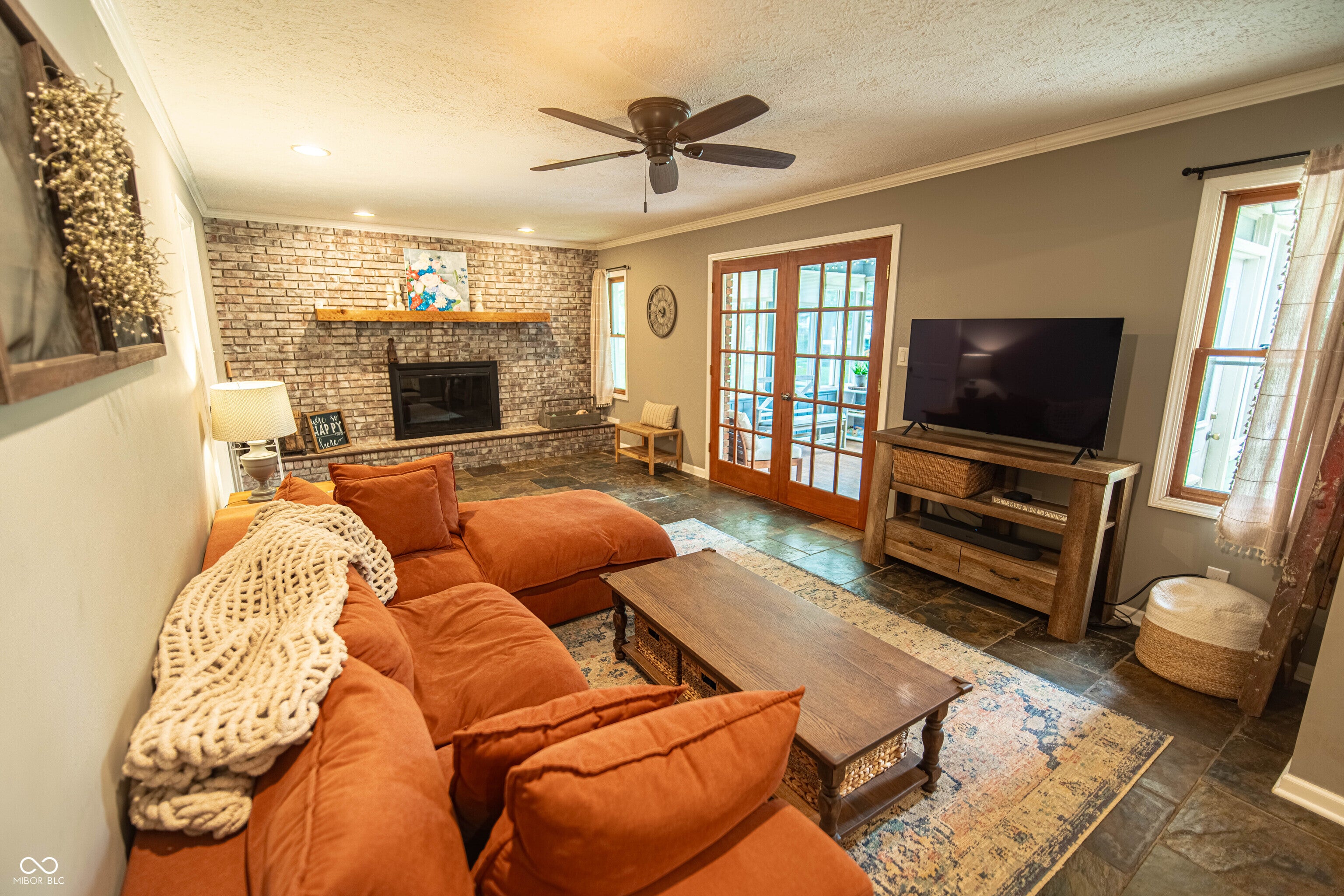 4233 W Fairview Road