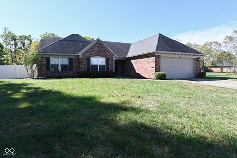Photo of 202 Sugar Bush Lane S, Brownsburg, IN 46112 (MLS # 22068285)
