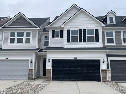 Photo of 614 Garrow Drive, Westfield, IN 46074 (MLS # 22070597)