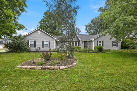 Photo of 200 Wintergreen DR, Noblesville, IN 46062 (MLS # 22111674)