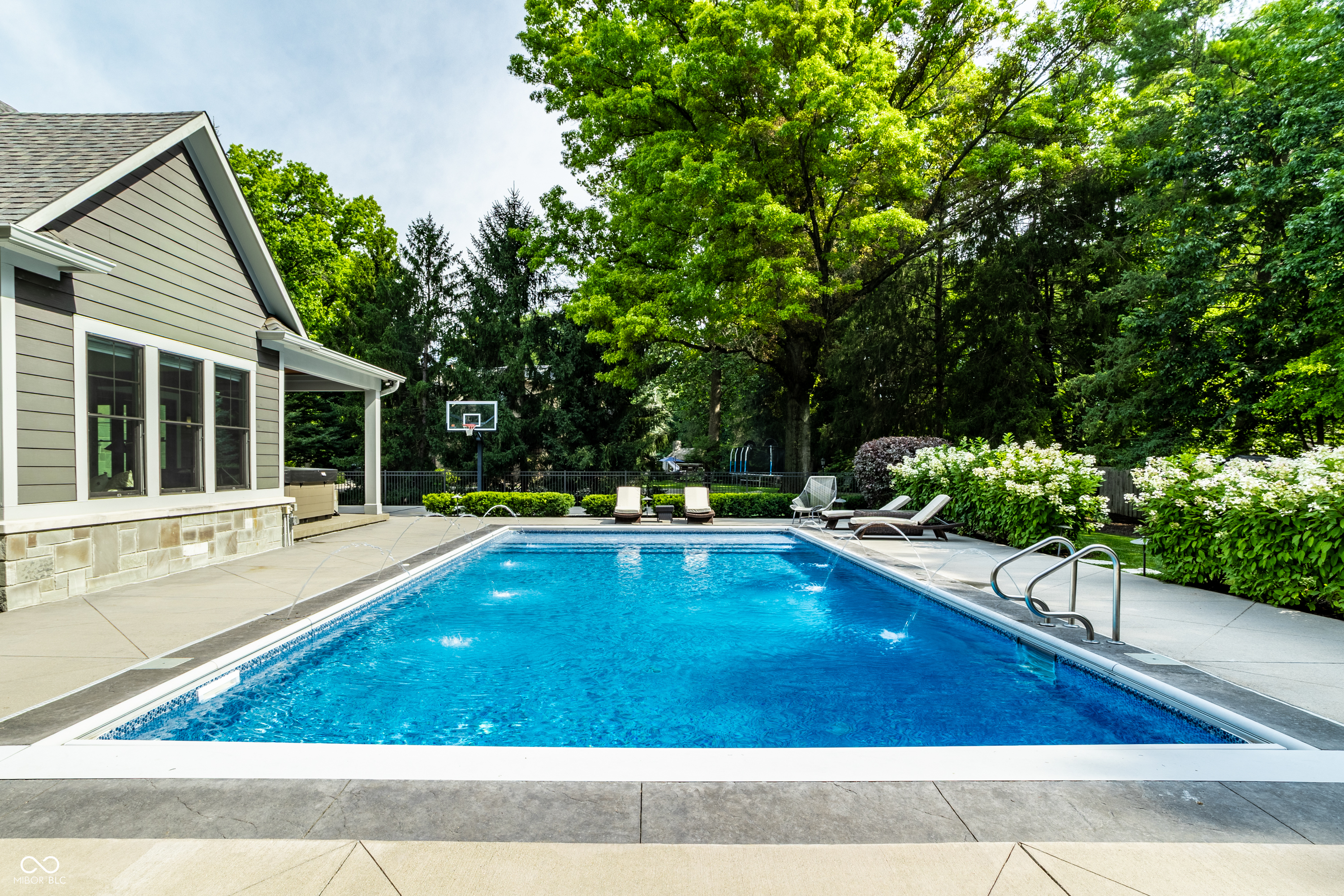 7511 Pine Valley Lane