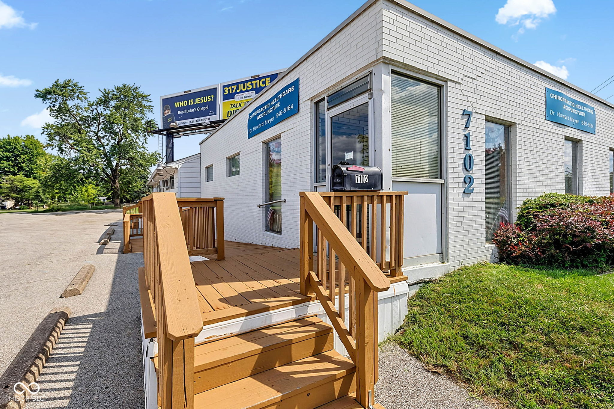 7102 Pendleton Pike