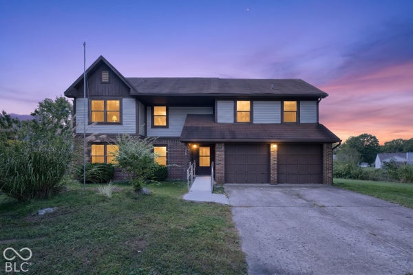 4220 EAGLE BAY CIR, INDIANAPOLIS, IN 46254 - Image d264a8909561ee76bbe85f26cedaba1e/3476284674