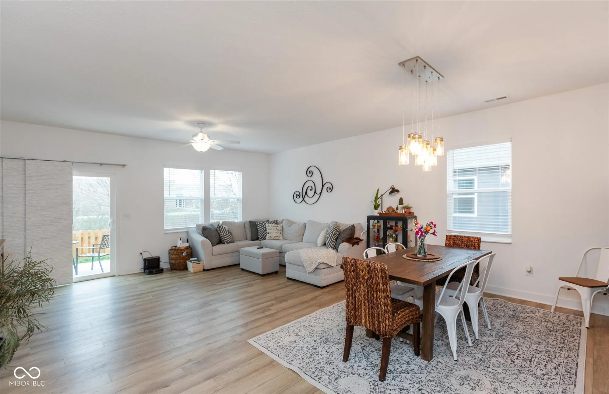 Greenwood, Indiana 46143, United States, 3 Bedrooms Bedrooms, ,2 BathroomsBathrooms,Residential,Active,100262