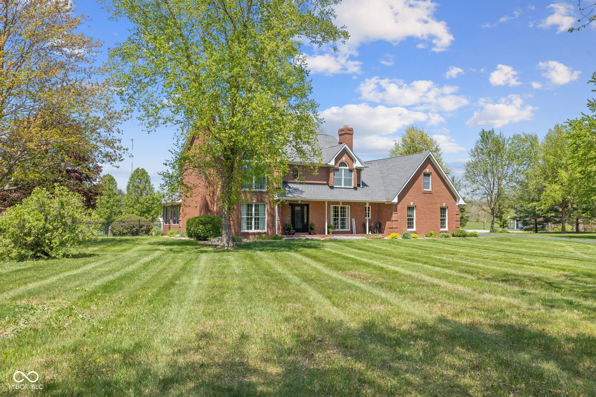 10220 N Serenity Lane