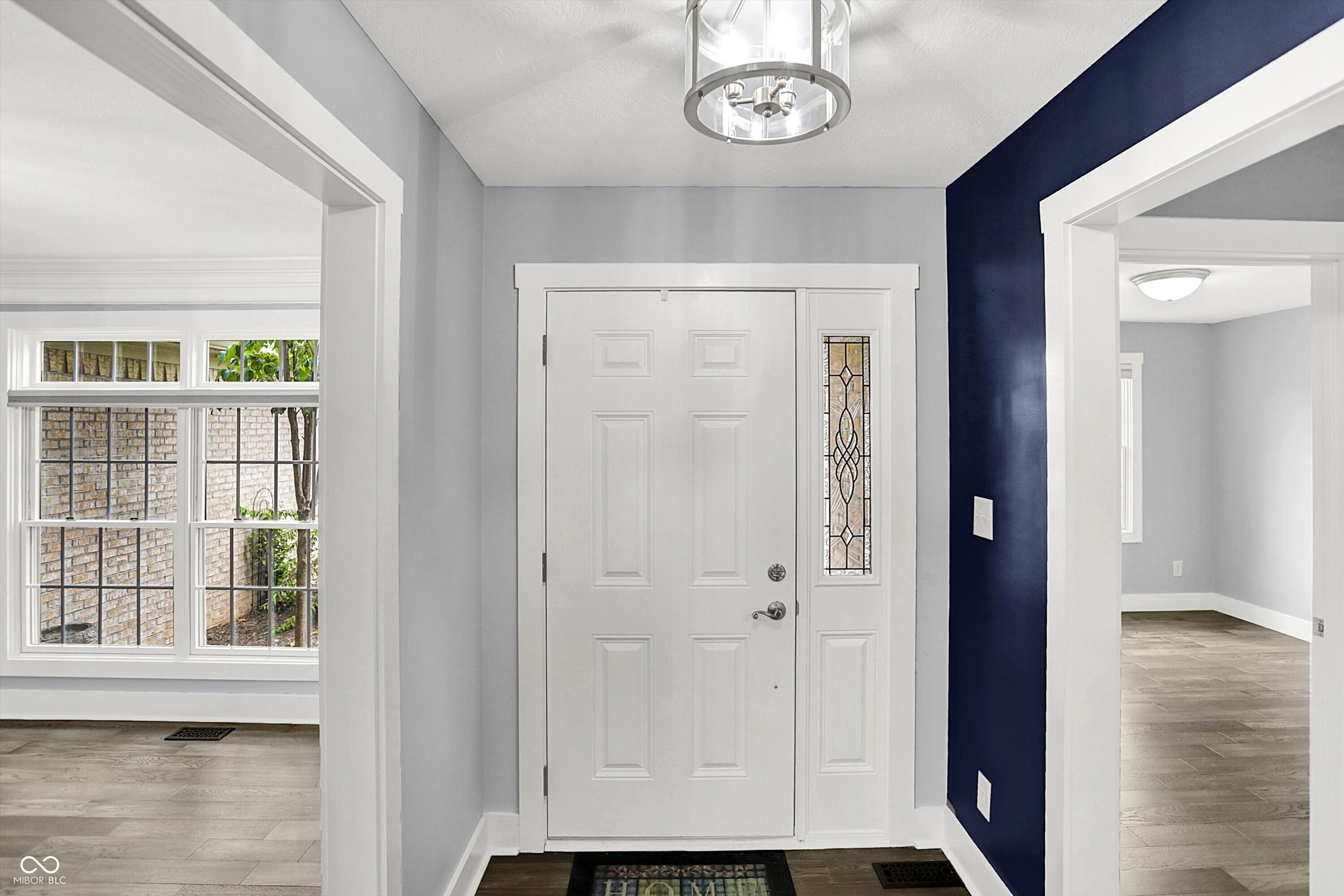 6686 Woodcrest Drive