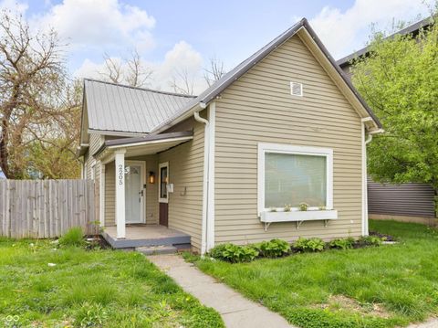 Photo of 2205 Pleasant Street, Indianapolis, IN 46203 (MLS # 22078738)