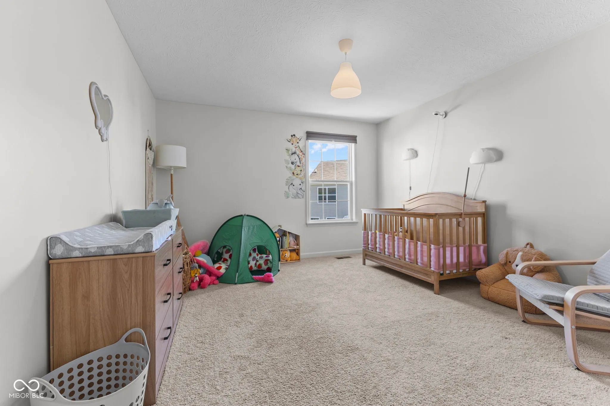 Whitestown, Indiana 46075, United States, 4 Bedrooms Bedrooms, ,3 BathroomsBathrooms,Residential,Active,202080