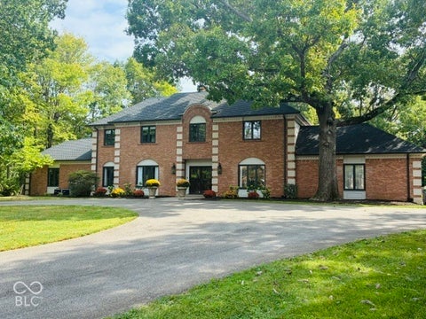 Photo of 911 Round Table Court, Indianapolis, IN 46260 (MLS # 22127283)