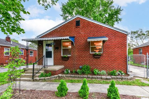 Photo of 311 S Webster Avenue, Indianapolis, IN 46219 (MLS # 22099074)