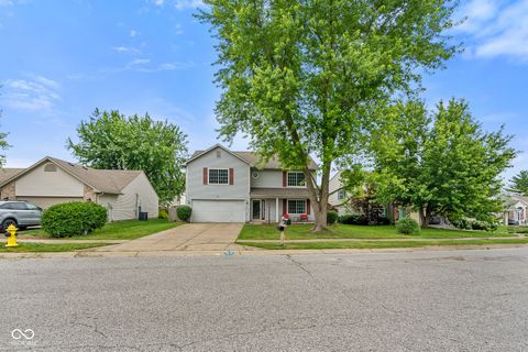 Photo of 4620 Driftwood Lane, Greenwood, IN 46143 (MLS # 22106937)