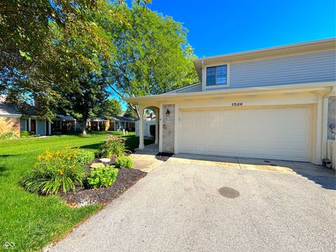 Photo of 1526 Roanoke Drive, Zionsville, IN 46077 (MLS # 22110058)