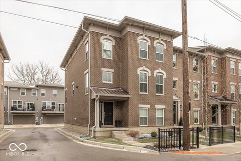 Photo of 1523 Bellefontaine Street, Indianapolis, IN 46202 (MLS # 22079576)