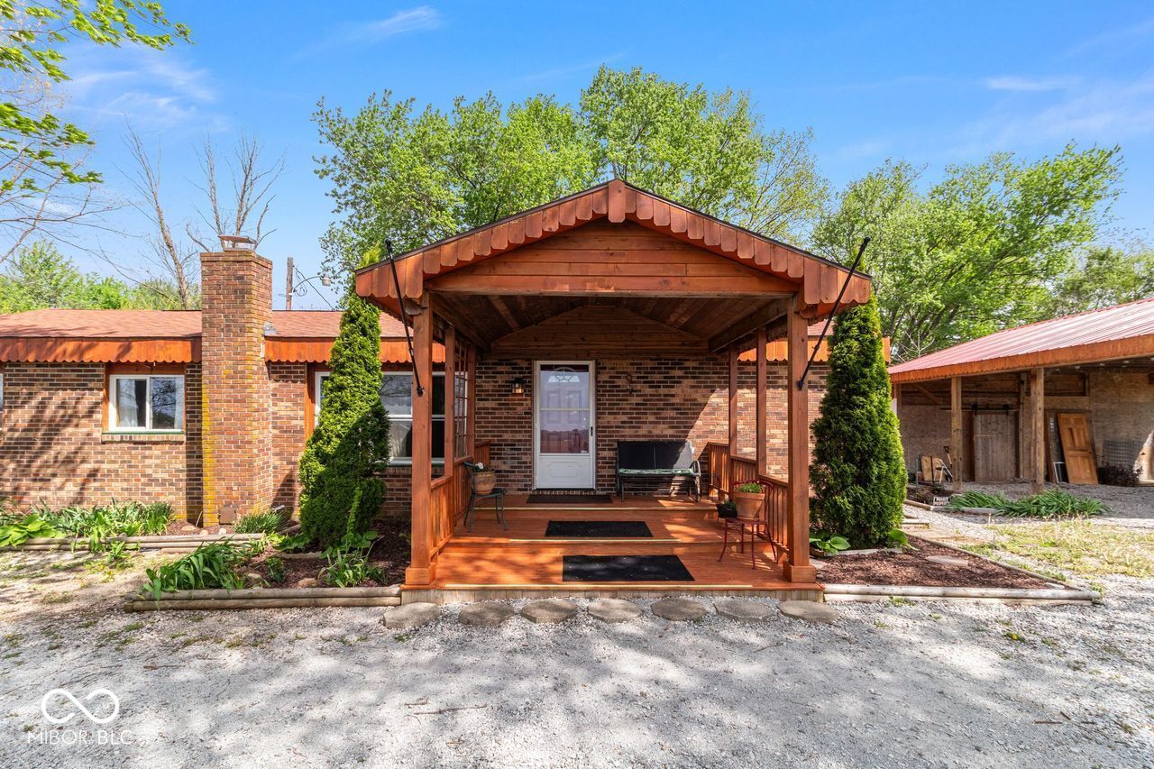 1591 S Graveyard Road