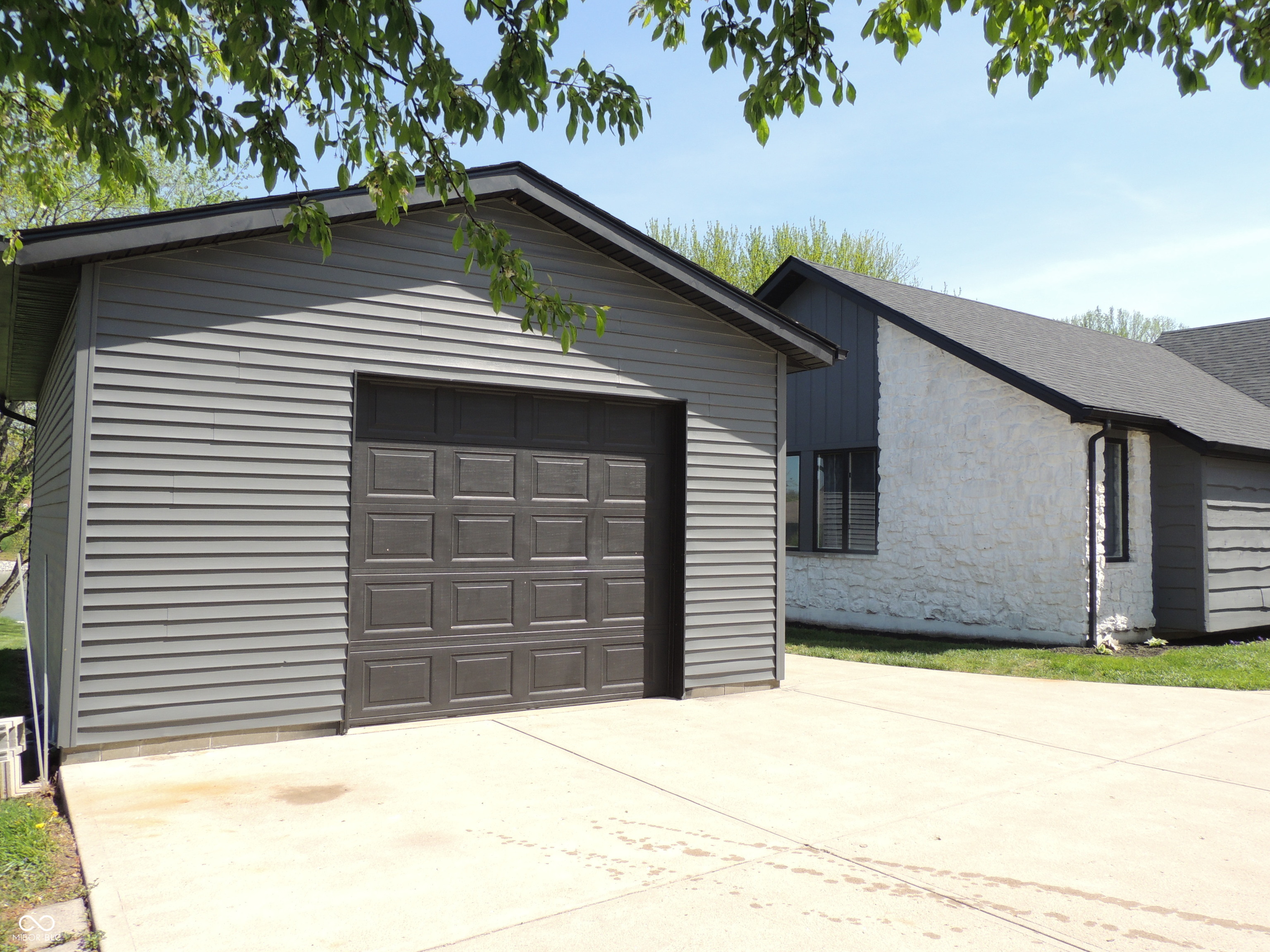 282 W Santee Drive