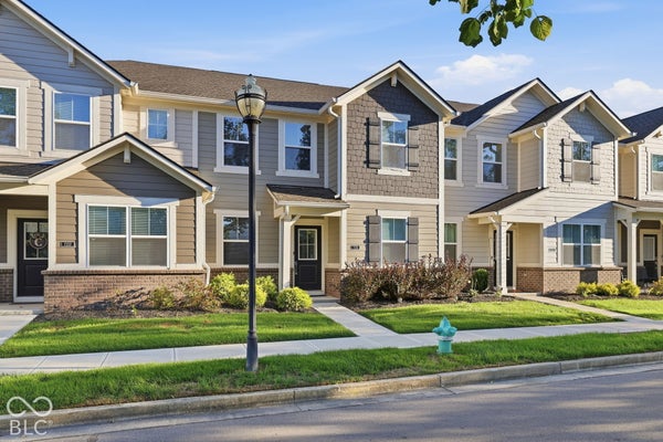 7218 GOVERNORS ROW, AVON, IN 46123 - Image d34b03f76cdff4294a68bbcad1e68cf2/72047351