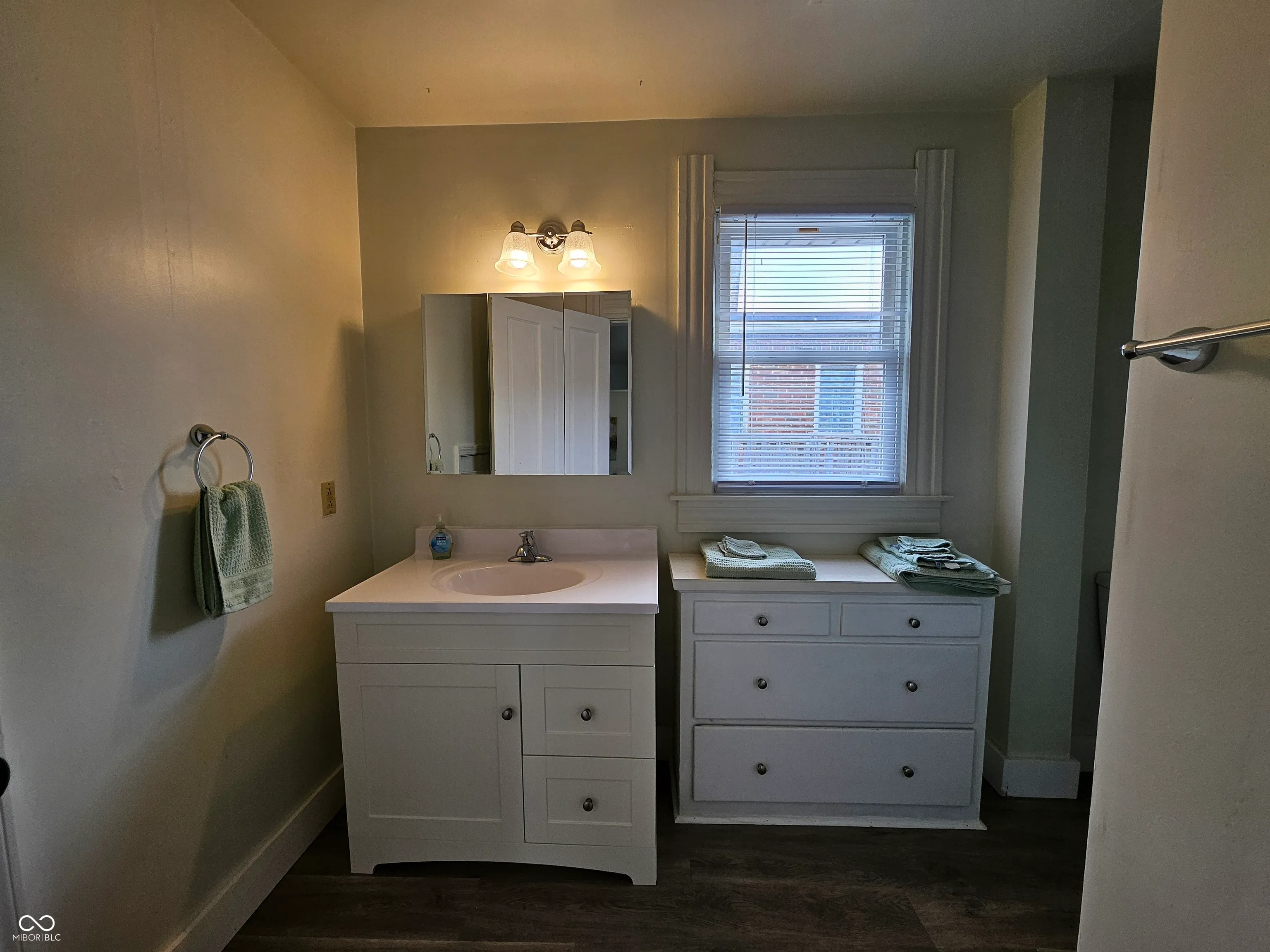 Anderson, Indiana 46016, United States, 3 Bedrooms Bedrooms, ,2 BathroomsBathrooms,Residential,Active,158957