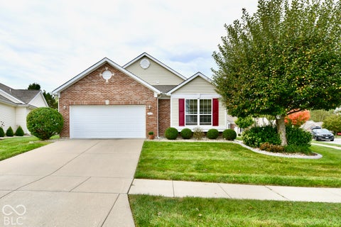 Photo of 3233 Meridian Meadows Road, Greenwood, IN 46142 (MLS # 22128435)