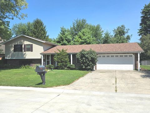 Photo of 648 Yosemite Drive, Indianapolis, IN 46217 (MLS # 22114329)