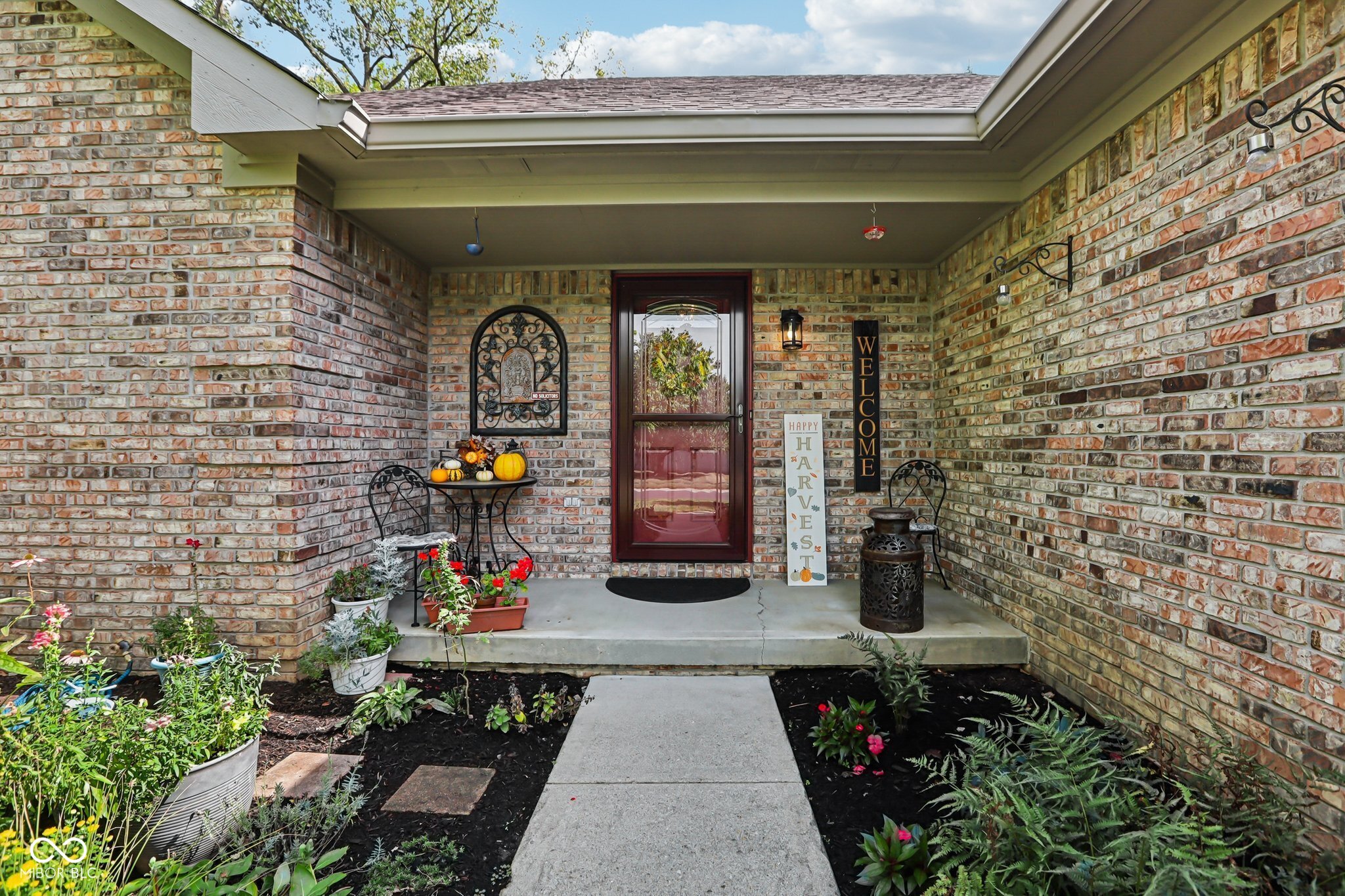 591 Crestpoint Lane
