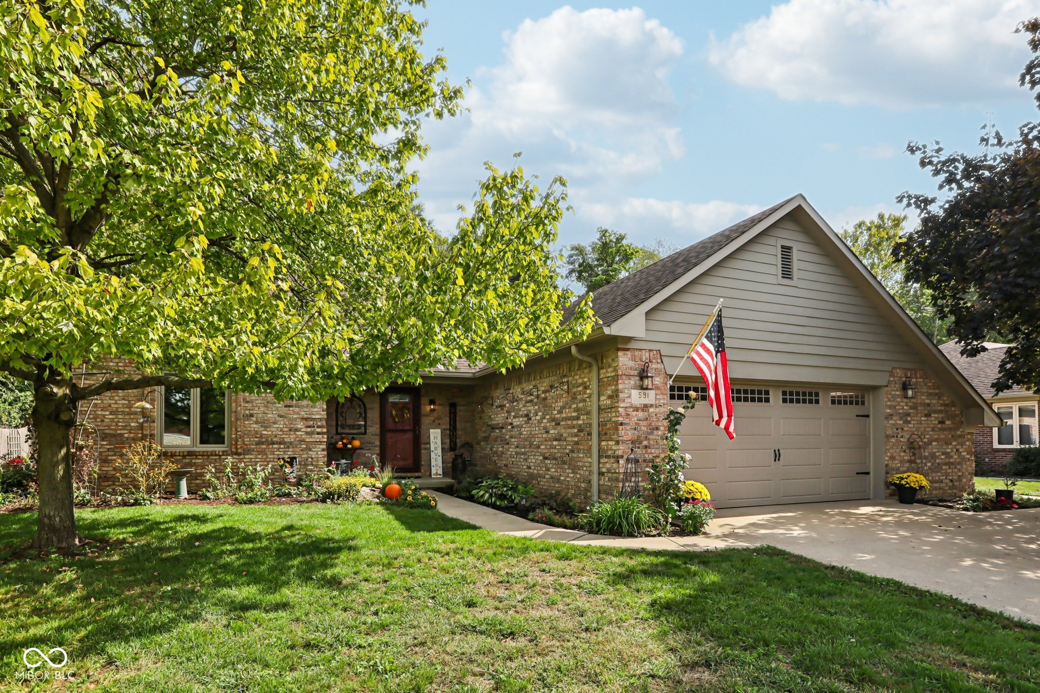 591 Crestpoint Lane