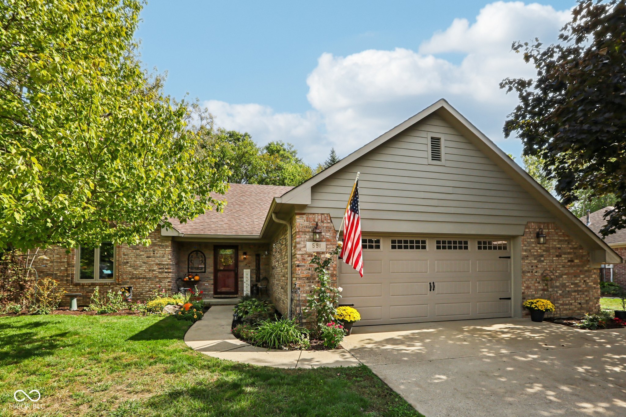 591 Crestpoint Lane
