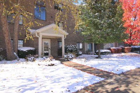 Photo of 8750 Yardley Court #APT 303, Indianapolis, IN 46268 (MLS # 22072496)