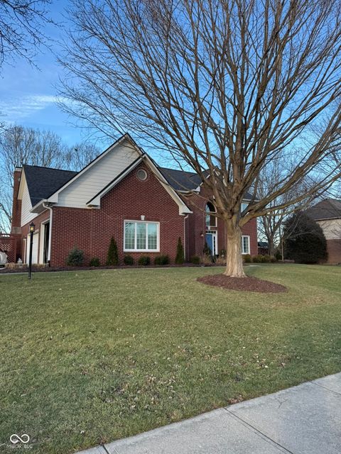 5776 Gyrfalcon Place Carmel IN 46033